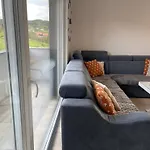 Διαμέρισμα Happy Dreams Oasis Cazin, Modernes 60m2, Wifi & Balkon *