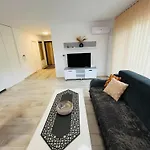 Happy Dreams Oasis Cazin, Modernes 60m2, Wifi & Balkon *