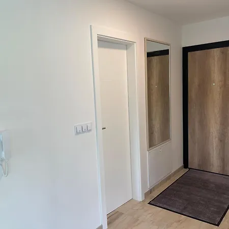Happy Dreams Oasis Cazin, Modernes 60m2, Wifi & Balkon Appartement *
