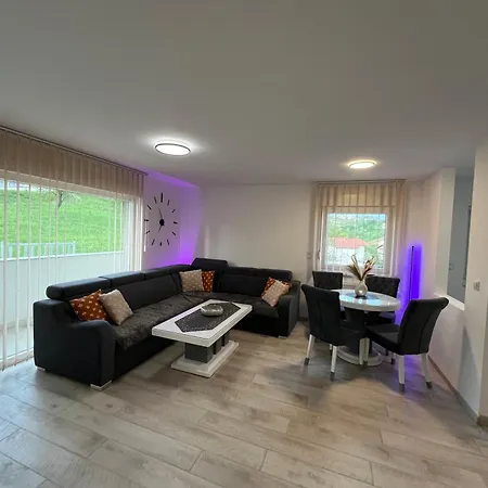Happy Dreams Oasis Full Of Feelings & Emotions Good Wi-fi Netflix & Chill, 60m2 Apartment Cazin