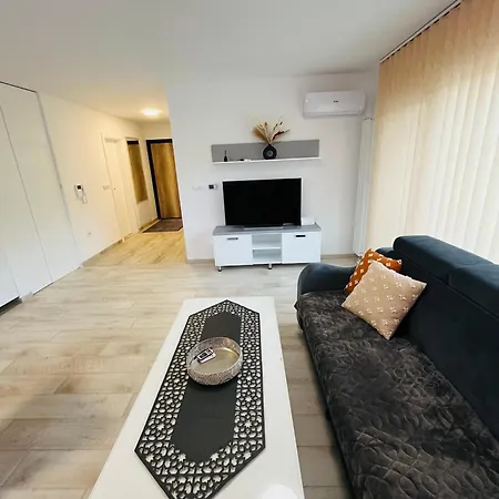 Happy Dreams Oasis Cazin, Modernes 60m2, Wifi & Balkon *