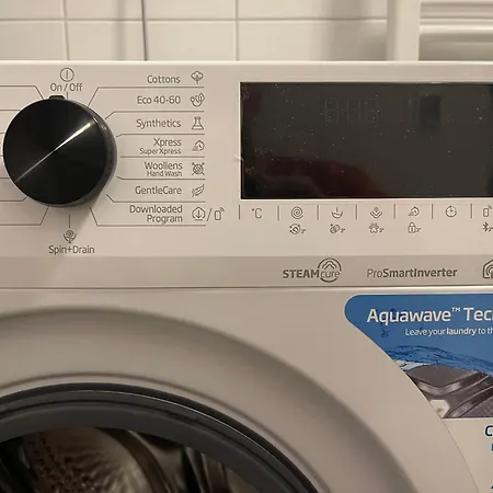 Happy Dreams Oasis Cazin, Modernes 60m2, Wifi & Balkon