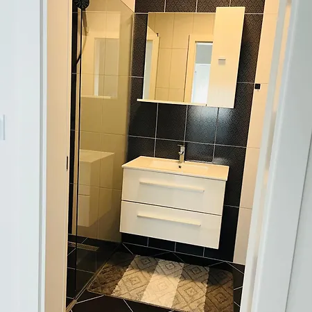 Happy Dreams Oasis Cazin, Modernes 60m2, Wifi & Balkon Appartement Cazin