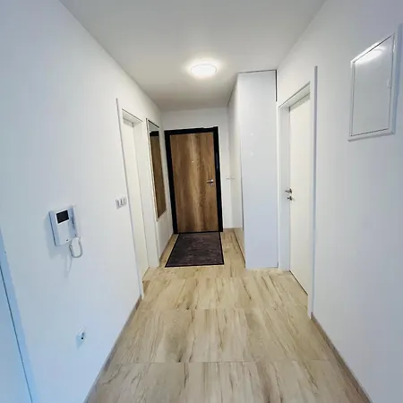 Happy Dreams Oasis Cazin, Modernes 60m2, Wifi & Balkon Cazin