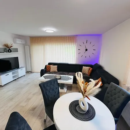 Apartment Happy Dreams Oasis Full Of Feelings & Emotions Good Wi-fi Netflix & Chill, 60m2 Cazin
