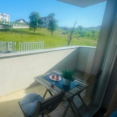 Happy Dreams Oasis Cazin, Modernes 60m2, Wifi & Balkon Cazin